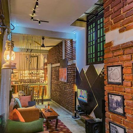 The Brick House Канді Екстер'єр фото